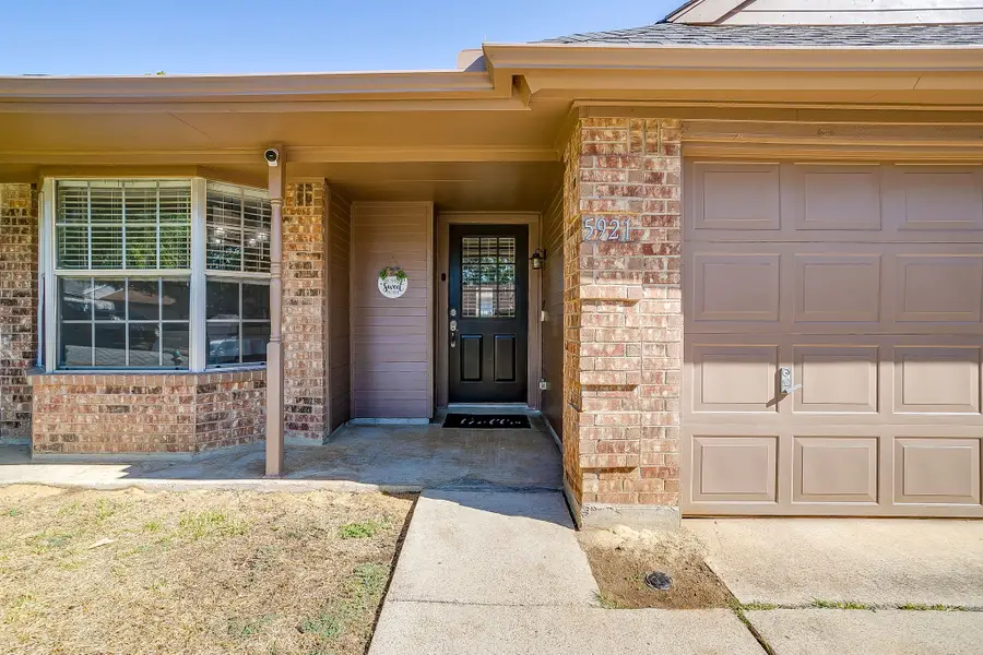 5921 Chisholm Trail, Haltom City, TX 76148 - #3