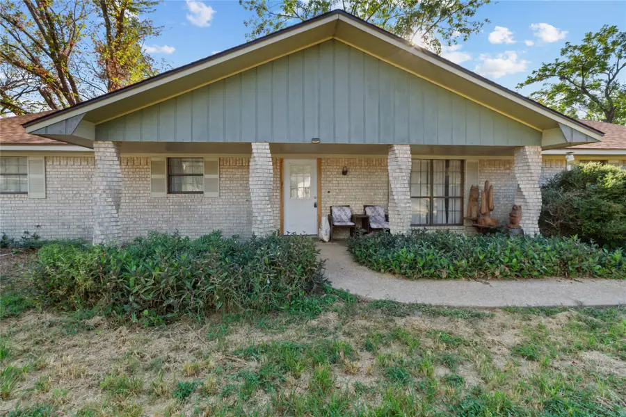 400 S 8th Avenue, Teague, TX 75860 - #3