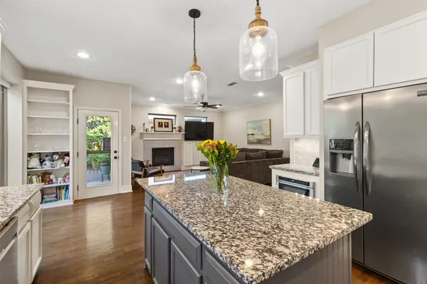 2904 Meadow Glen Drive, McKinney, TX 75072