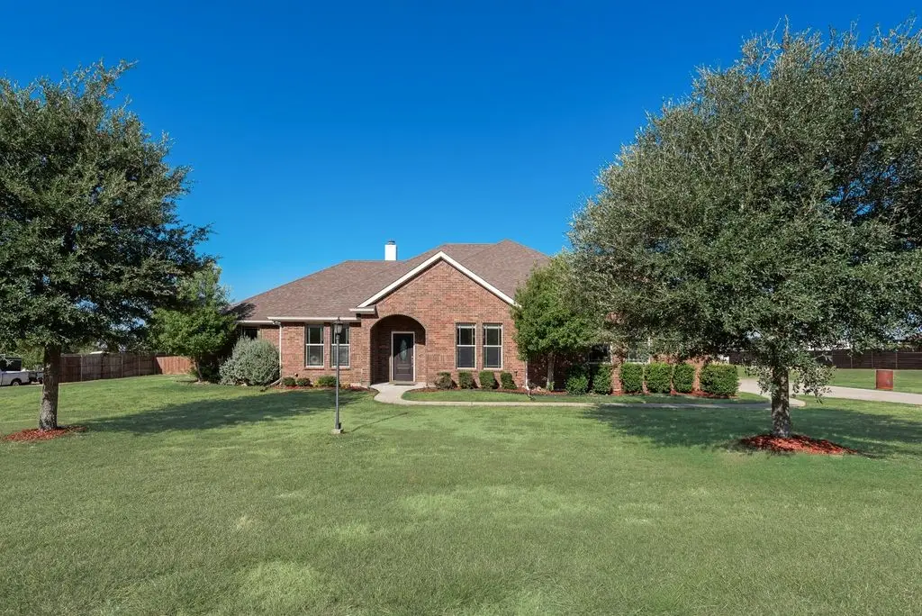 2121 N Mockingbird Lane, Midlothian, TX 76065 - #1