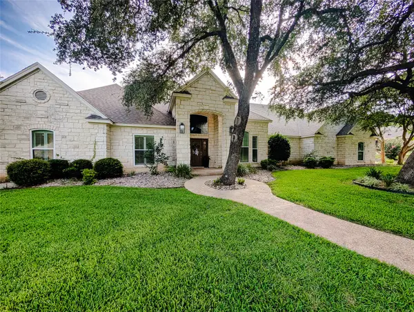 325 Elm Grove Circle, McGregor, TX 76657