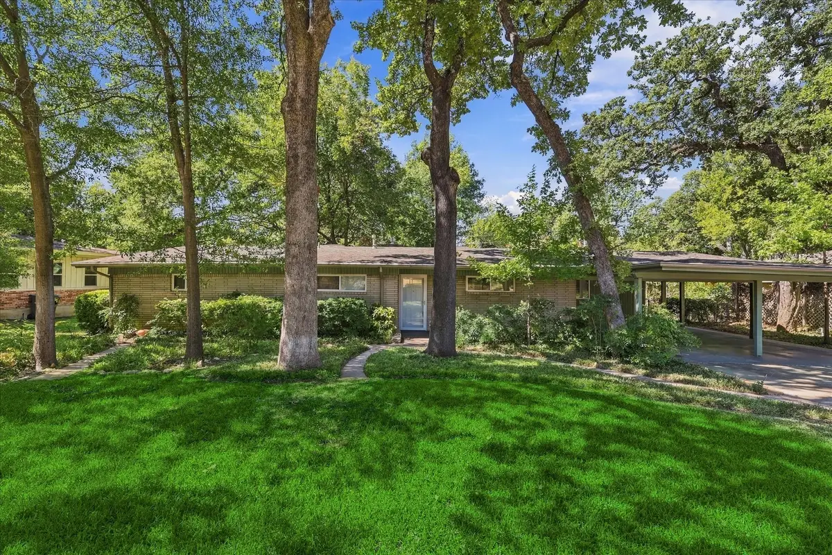 800 Briarwood Boulevard, Arlington, TX 76013 - #1