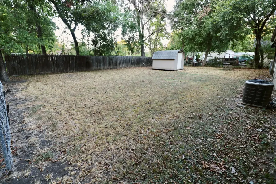 308 Honey Grove St, Roxton, TX 75477 - #2