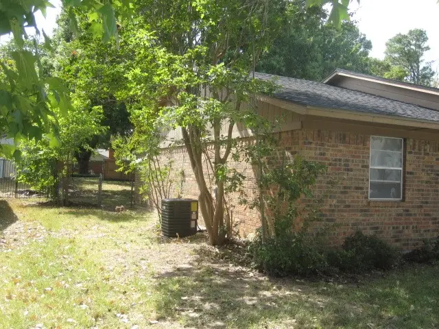 411 Ashland Drive, Gainesville, TX 76240 - #2
