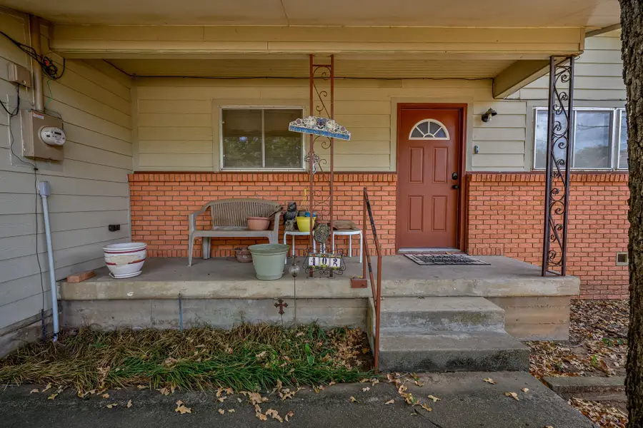 402 SE 20th Street, Mineral Wells, TX 76067 - #2
