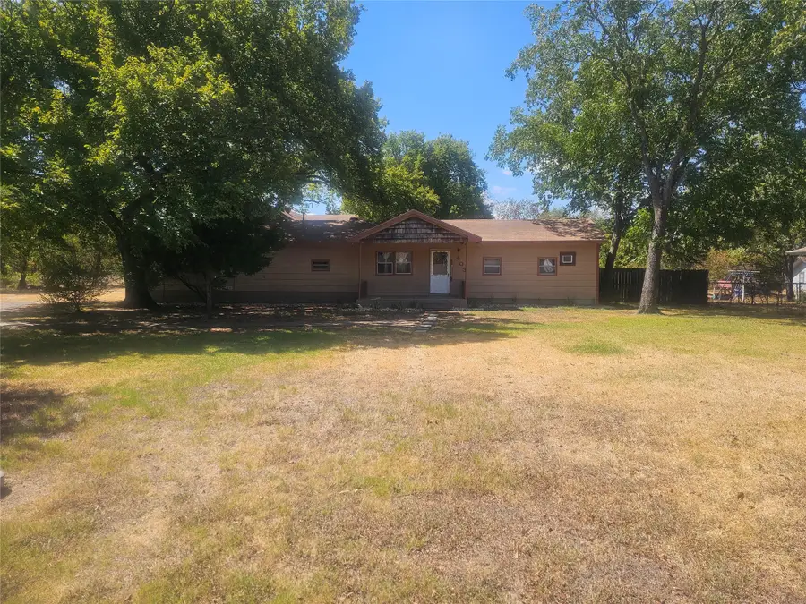 403 S Nash Street, Garrett, TX 75119 - #2