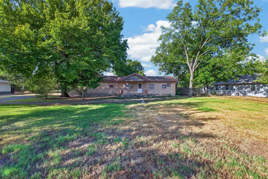 403 S Nash Street, Garrett, TX 75119 - #3