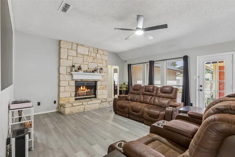 6215 Sandybrook Drive, Arlington, TX 76001 - #3