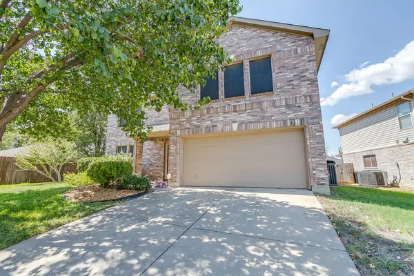 332 Sunset Oaks Drive, Fort Worth, TX 76112