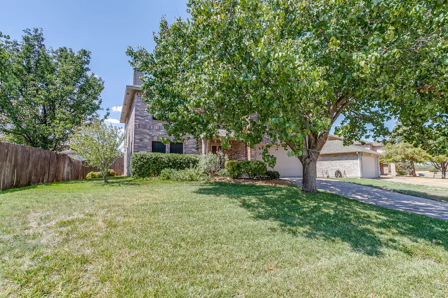 332 Sunset Oaks Drive, Fort Worth, TX 76112 - #2