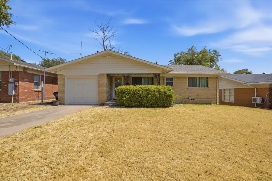4304 Hodgkins Road, Lake Worth, TX 76135 - #2