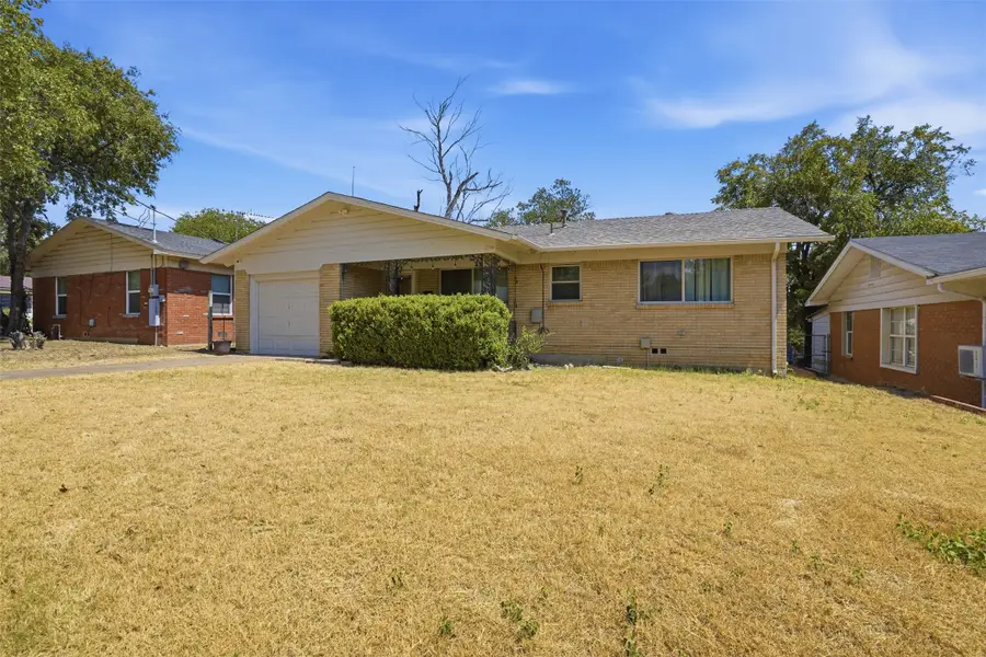 4304 Hodgkins Road, Lake Worth, TX 76135 - #3