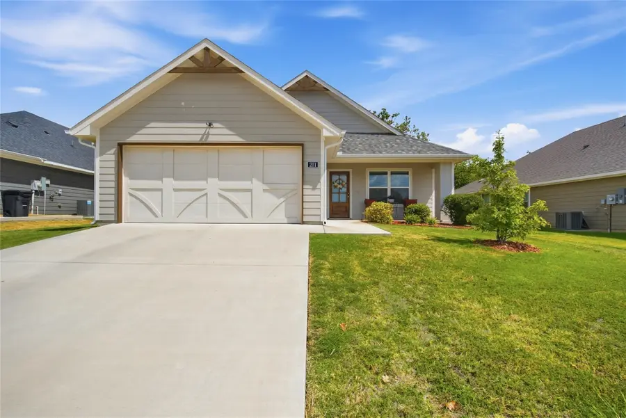 211 Clover Circle, Weatherford, TX 76086 - #3