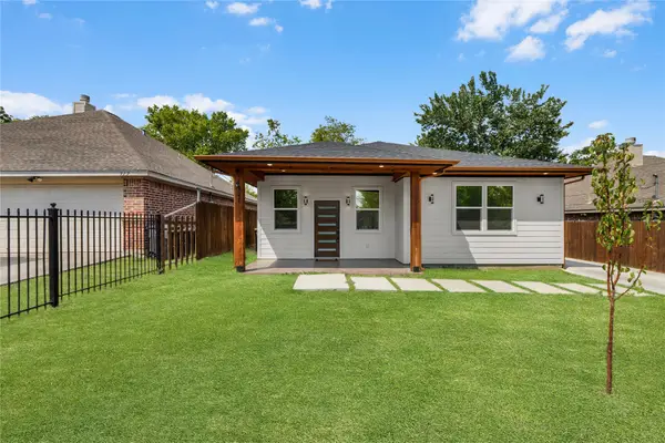 921 Bessie Street, Fort Worth, TX 76104