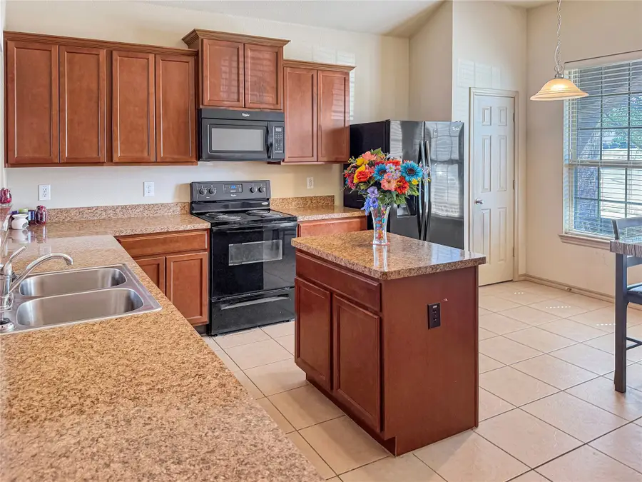 1805 Overlook Drive, Lancaster, TX 75146 - #2