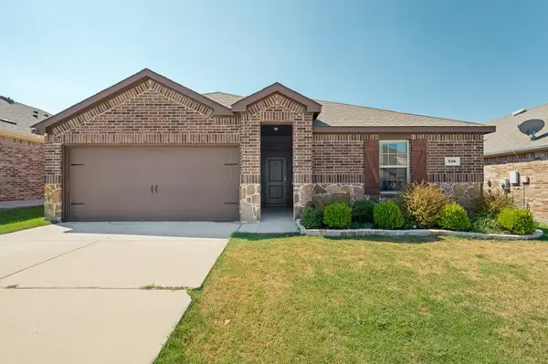 816 Alton Drive, Aubrey, TX 76227
