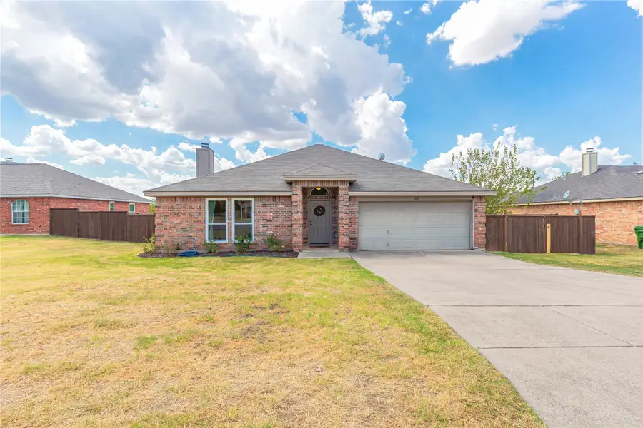521 N Avenue Avenue E, Springtown, TX 76082 - #3