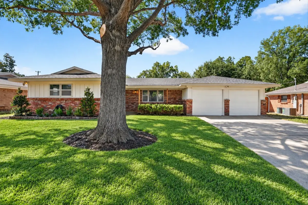 429 Fieldwood Terrace, Hurst, TX 76053 - #1