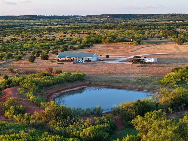 6942 Us Highway 83, Ovalo, TX 79541