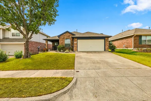 9861 Autumn Sage Drive, Fort Worth, TX 76108