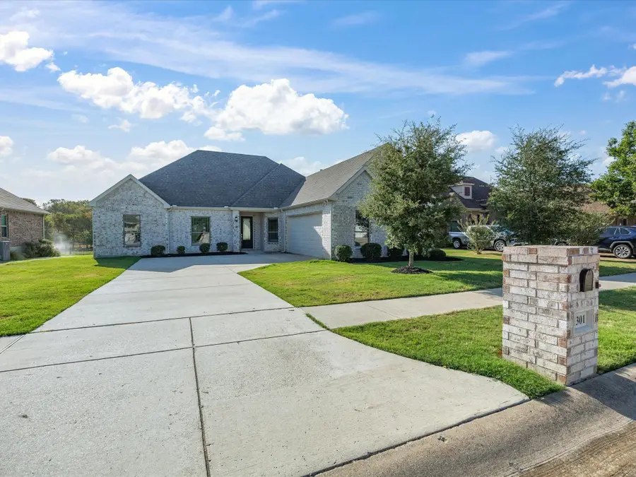 1301 Carnoustie Drive, Ennis, TX 75119 - #2