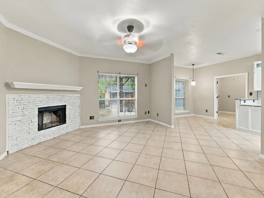 803 N State Street, Decatur, TX 76234 - #3