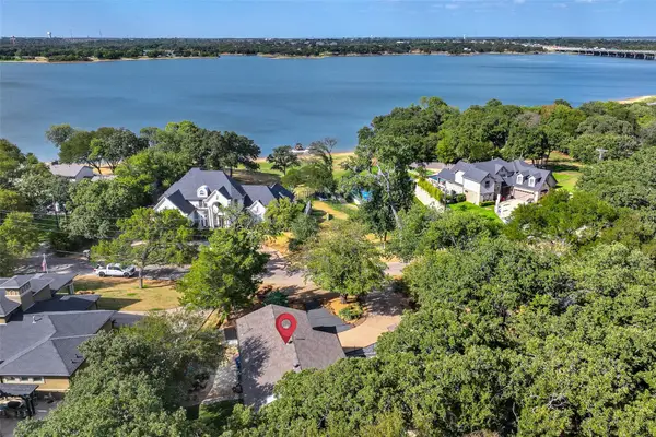 301 Lakeland Drive, Highland Village, TX 75077