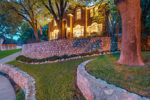 3145 Joyce Court, Grapevine, TX 76051