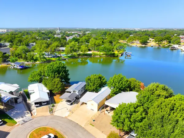 819 Brazos Harbor Circle, Granbury, TX 76048