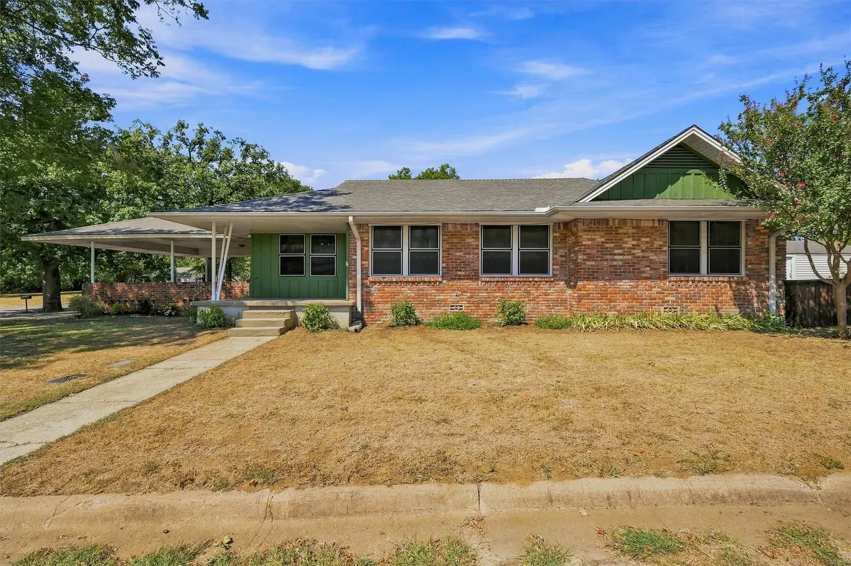 901 W Hanna Street, Denison, TX 75020 - #1
