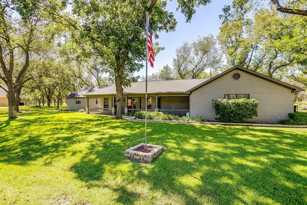 8621 Ravenswood Road, Granbury, TX 76049