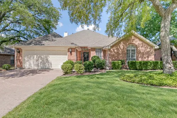 2605 Bent Tree Drive, Hurst, TX 76054
