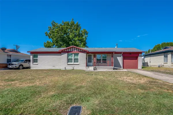 825 Glenda Drive, Bedford, TX 76022