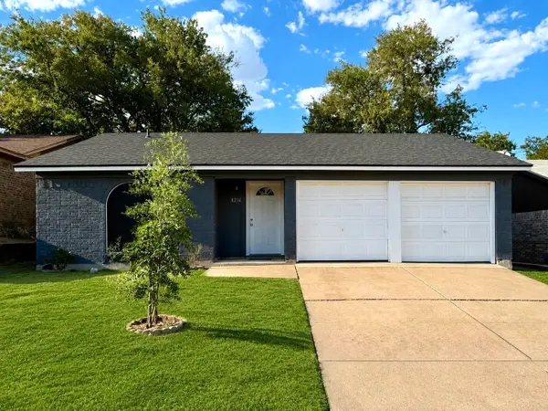 8216 Richard Street, White Settlement, TX 76108