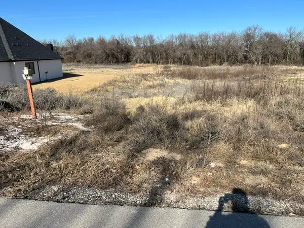 1014 Glenoaks Drive, Weatherford, TX 76088