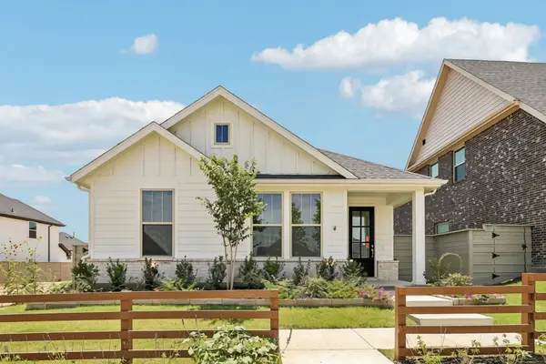 8721 Lacey Oak Drive, Justin, TX 76247