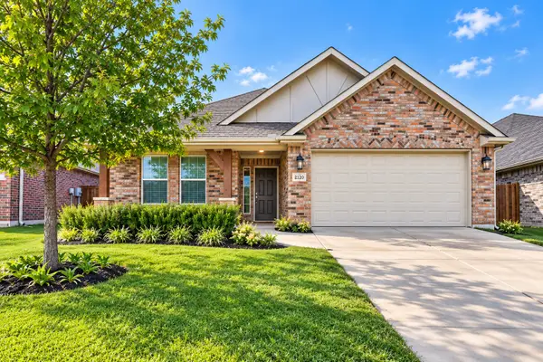 2120 Swenson Ranch Trail, Fort Worth, TX 76134