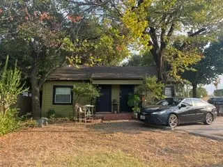 901 Davis Street, Grand Prairie, TX 75050 - #3