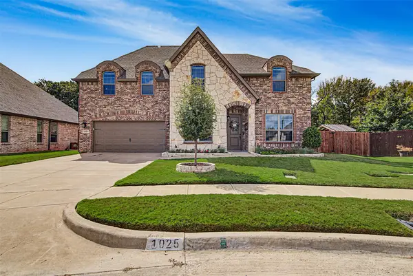 1025 Whitetail Court, Joshua, TX 76058