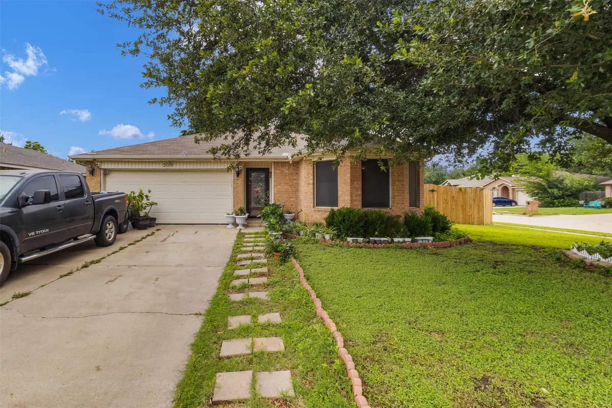 300 Comiskey Court, Saginaw, TX 76179 - #1