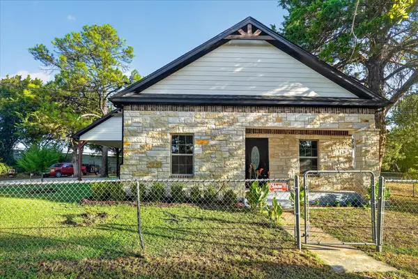 617 E Chambers Street, Cleburne, TX 76031