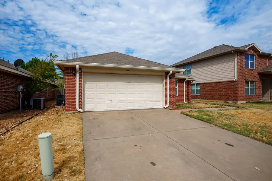 2748 Maegen Circle, Fort Worth, TX 76112 - #3