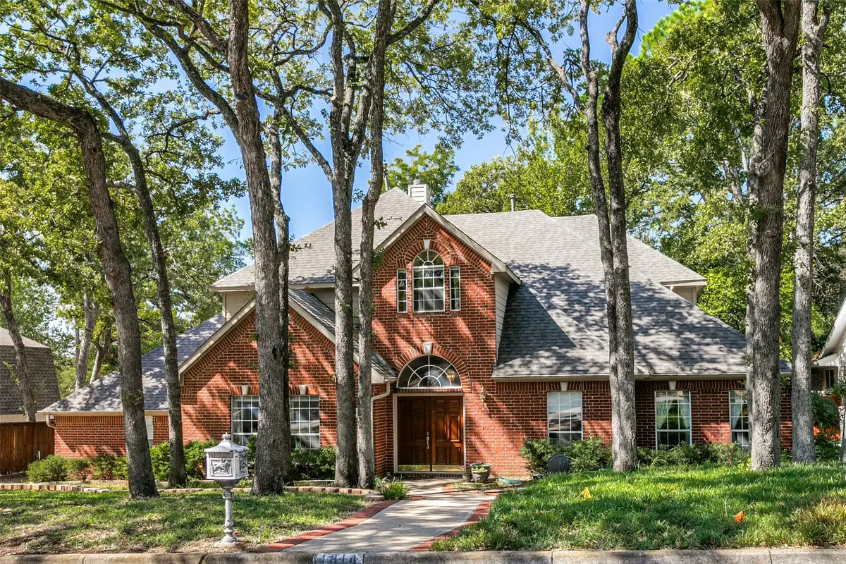 1814 Woodridge Drive, Arlington, TX 76013 - #1