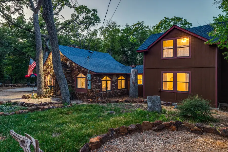 201 E 9th Street, Shady Shores, TX 76208 - #3
