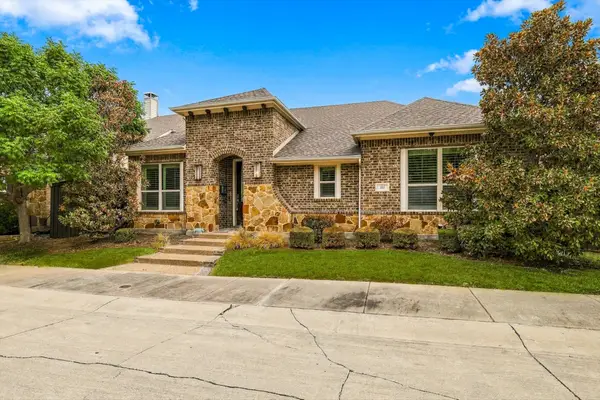 405 Sir Torin Lane, Lewisville, TX 75056