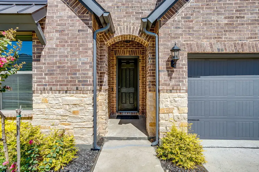 6221 Escarpment Drive, Fort Worth, TX 76112 - #2