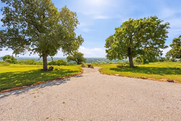 582 Clara Lane, Santo, TX 76472