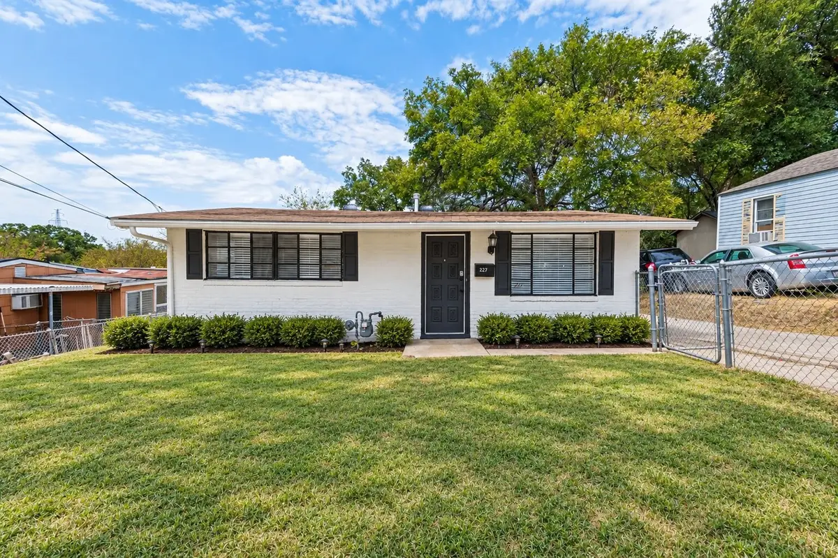 227 S Justin Avenue, Dallas, TX 75211 - #1