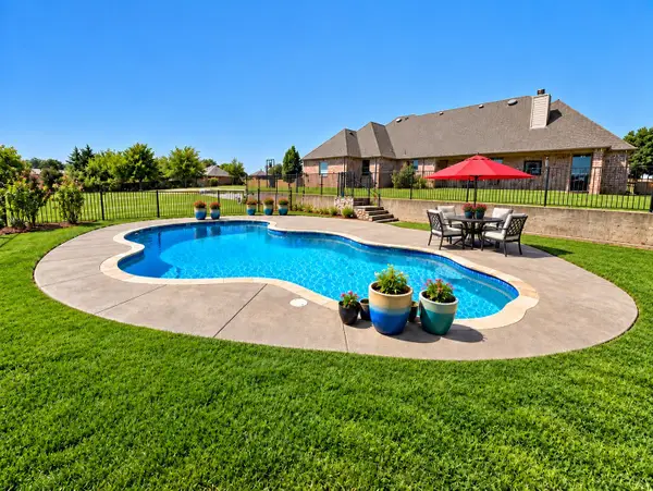 3707 Heatherwood Lane, Sherman, TX 75090