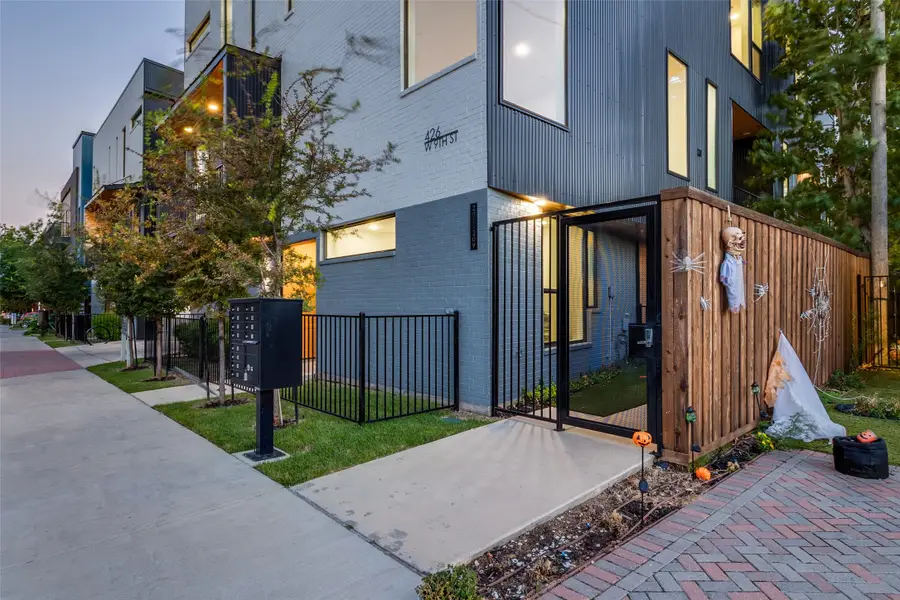 426 W 9th Street #106, Dallas, TX 75208 - #3